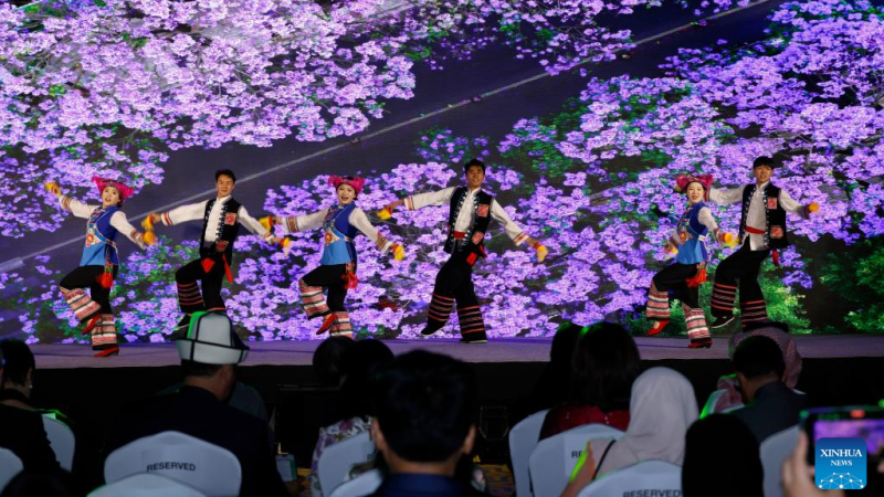 Província chinesa de Yunnan inaugura exposição cultural na capital saudita, destacando patrimônio e laços turísticos