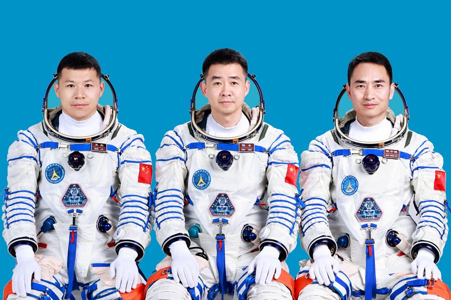 Astronautas da Shenzhou-20 enviam saudações do Dia da Criança a partir da estação espacial chinesa