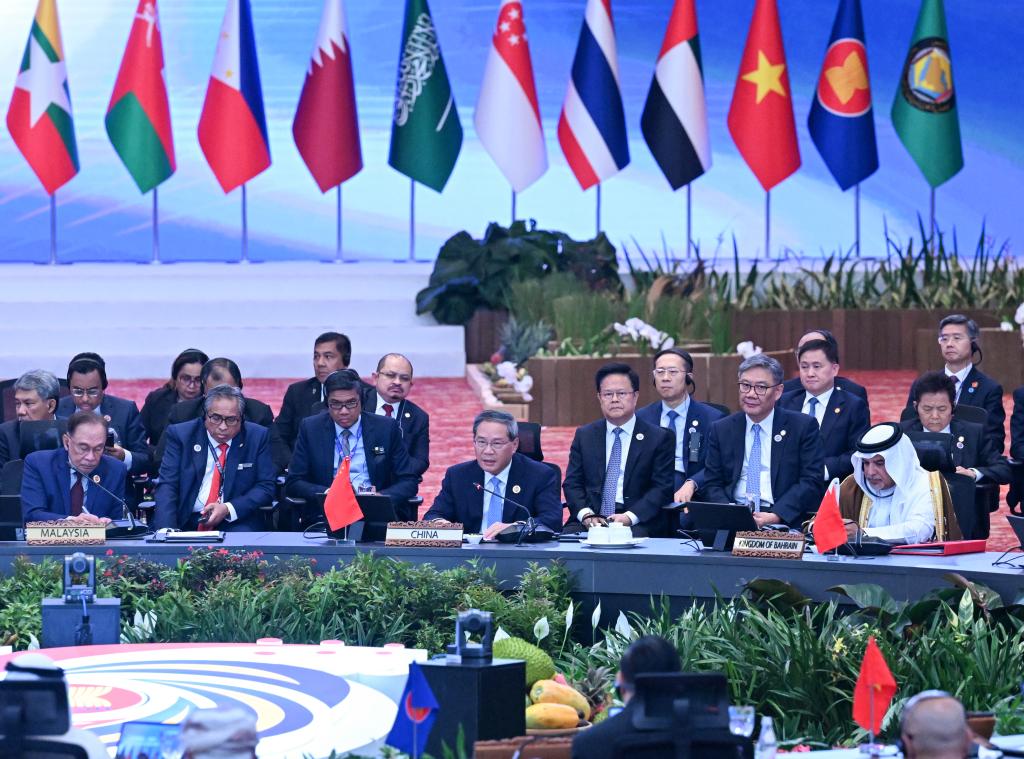 Primeiro-ministro chinês pede modelo exemplar de abertura e cooperação para o desenvolvimento com ASEAN e GCC