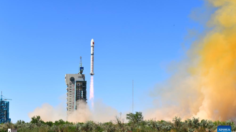 China lança constelação de satélites de computação espacial