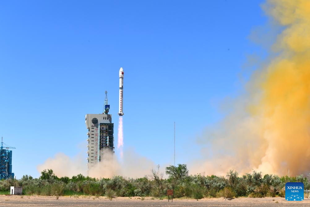 China lança constelação de satélites de computação espacial