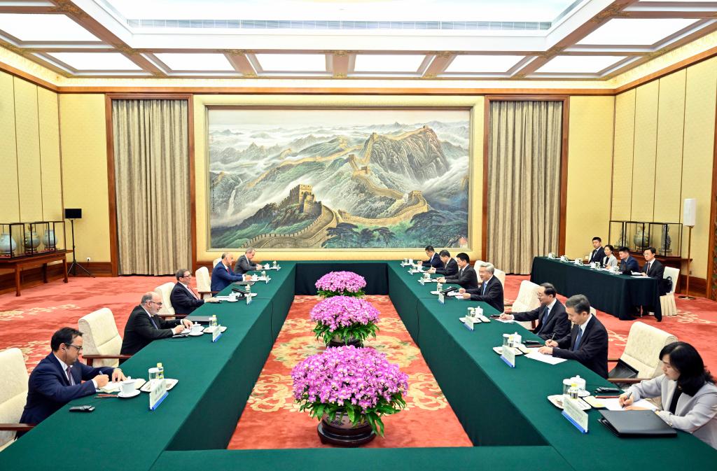 Alto funcionário chinês reúne-se com chanceler cubano