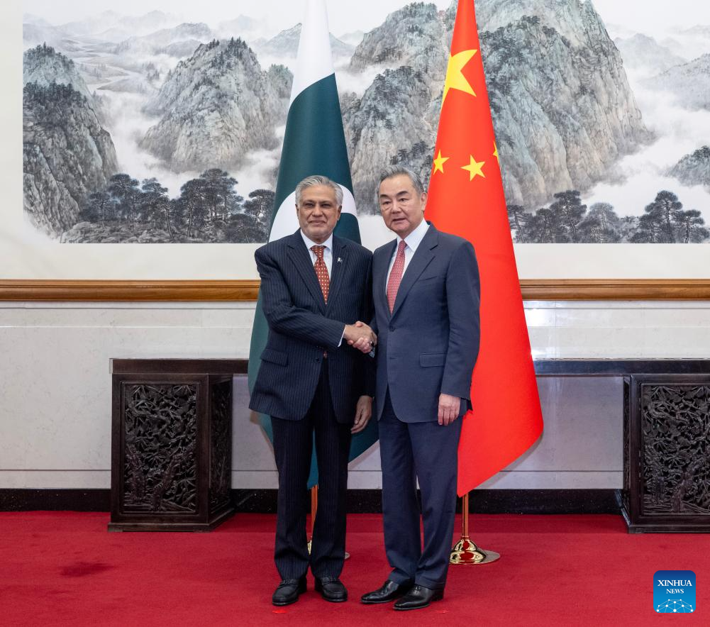 China saúda e apoia Paquistão e Índia a lidar com diferenças através do diálogo, diz chanceler