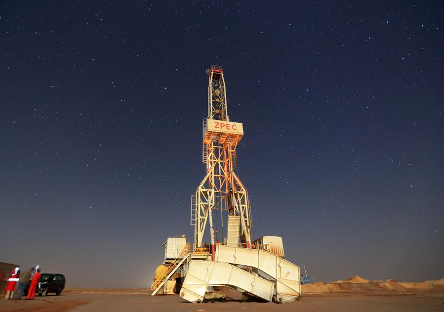 Tecnologia chinesa de perfuração de poços transforma desertos egípcios em terras agrícolas