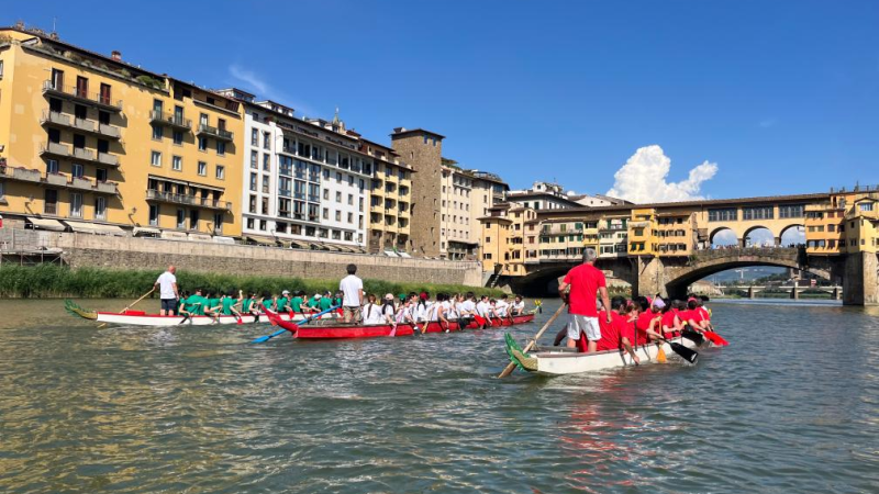 Florença celebra o Festival do Barco do Dragão com cores, cultura e união