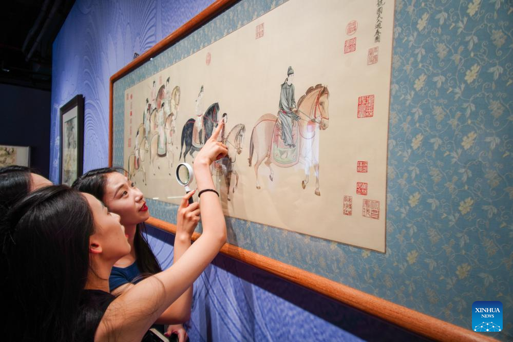 Bordado feito com cabelo de Dongtai é revivido com novas inovações em Jiangsu