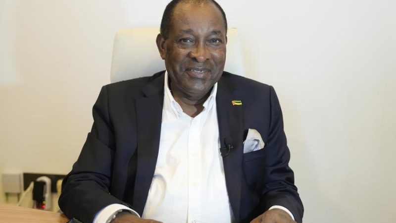 Entrevista: 50 anos de laços Moçambique-China tornam-se modelo para países em desenvolvimento, diz ex-premiê moçambicano
