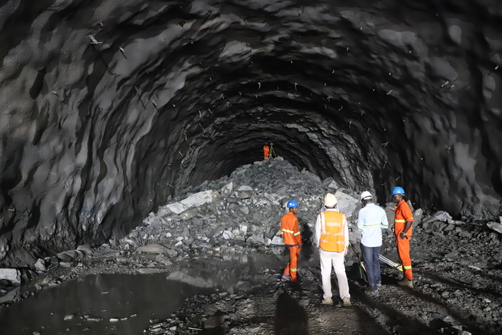 Concluído túnel de descarga de água do maior projeto hidrelétrico construído por empresa chinesa em Angola