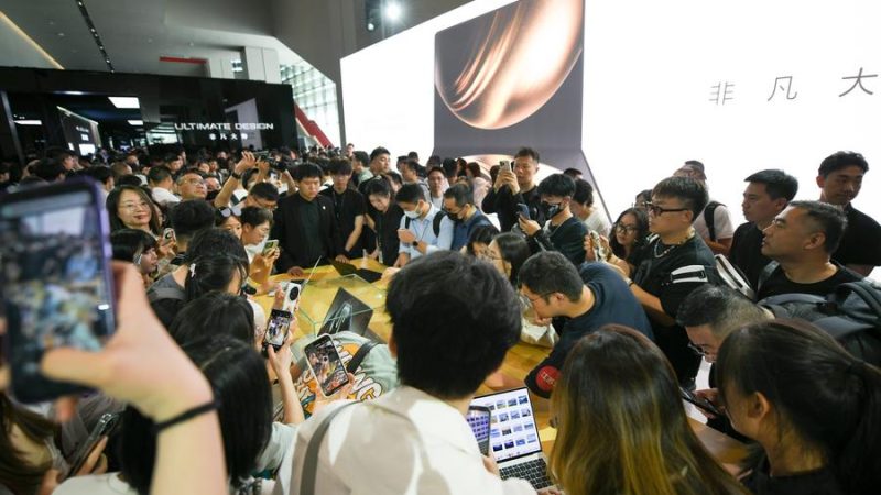 HarmonyOS atrai mais de 8 milhões de desenvolvedores nos esforços chineses de criação de um sistema operacional nacional