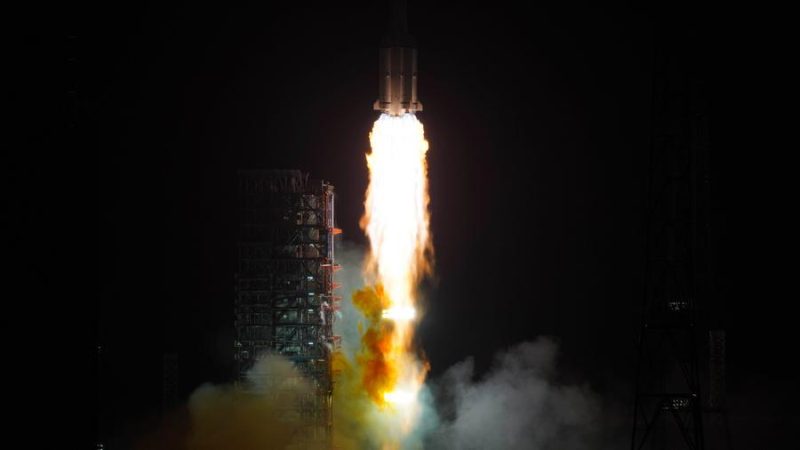 China lança satélite Chinasat-9C