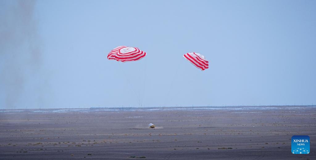 Nova geração da espaçonave tripulada da China completa teste de voo de escape a altitude zero