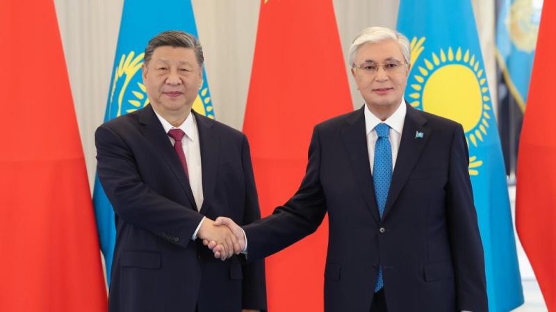 Xi diz que China está pronta para trabalhar com Cazaquistão para contribuir mais para paz e desenvolvimento regionais e mundiais