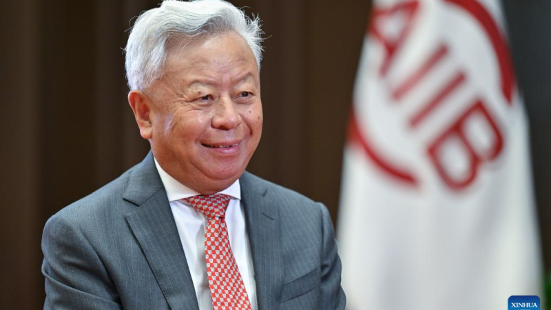 Entrevista: Multilateralismo é fundamental para enfrentar desafios globais, diz presidente do AIIB