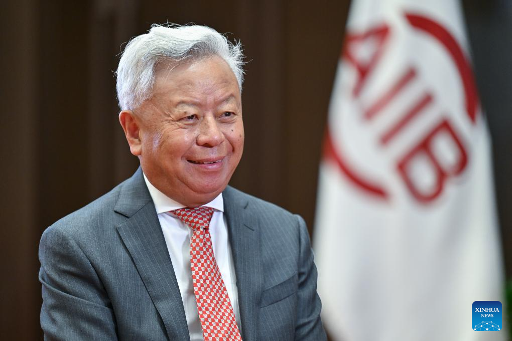 Entrevista: Multilateralismo é fundamental para enfrentar desafios globais, diz presidente do AIIB