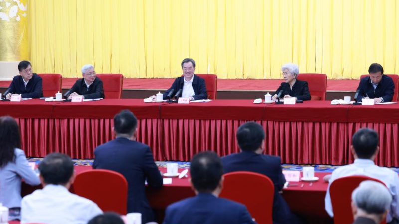 Vice-premiê pede que cientistas de ponta escalem picos de ciência e tecnologia e impulsionem autossuficiência da China