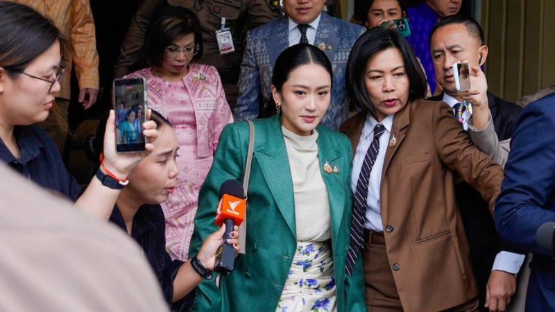 Por que a primeira-ministra tailandesa Paetongtarn foi suspensa do cargo?