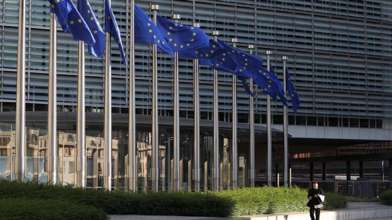 Resposta firme é exigida da UE conforme ameaça tarifária de Trump gera indignação