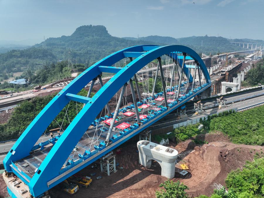 Investimento ferroviário da China aumenta 5,5% no primeiro semestre