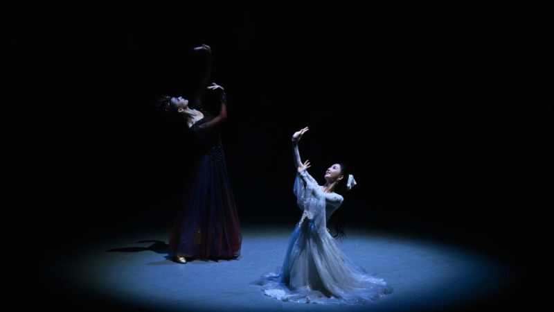 Festival internacional de dança começa em Xinjiang, na China, com 52 apresentações
