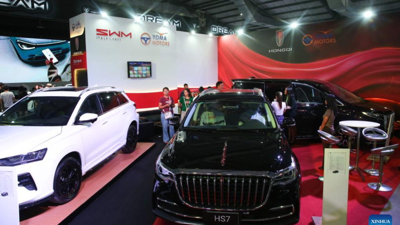 Veículos elétricos chineses se destacam na Exposição Internacional de Automóveis de Mianmar