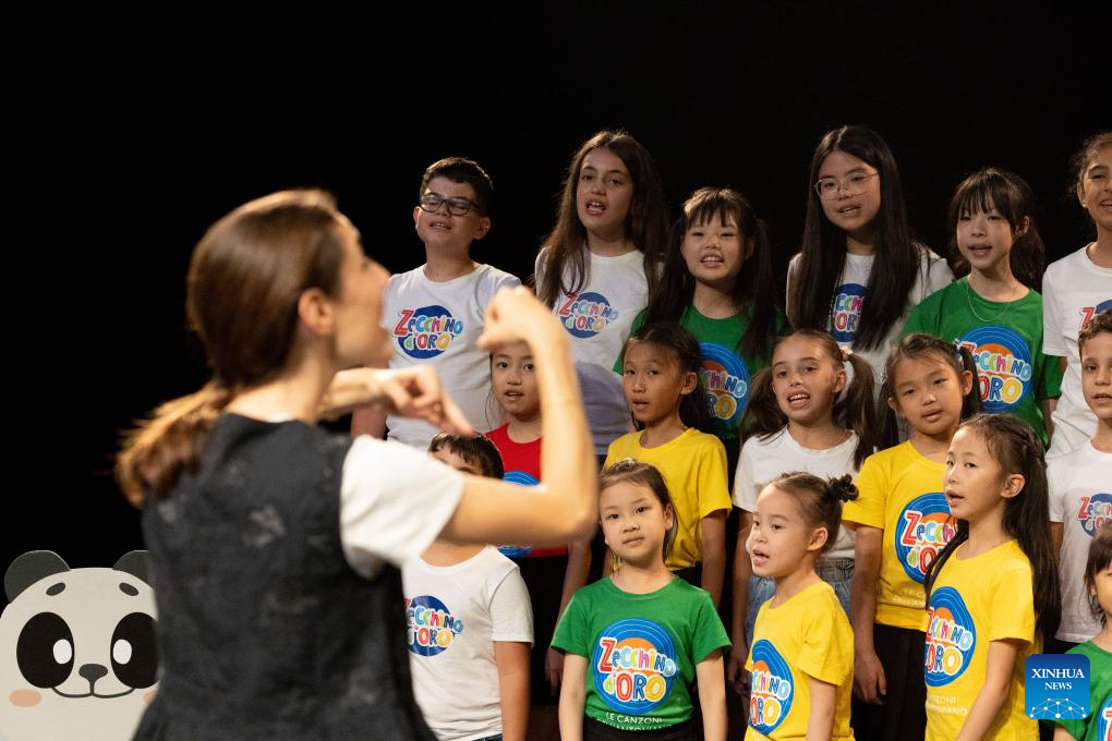 Jovens vozes em harmonia – corais italiano e chinês se unem em Bolonha