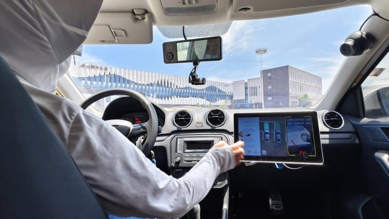 Polícia chinesa reforçará regulamentação de direção inteligente