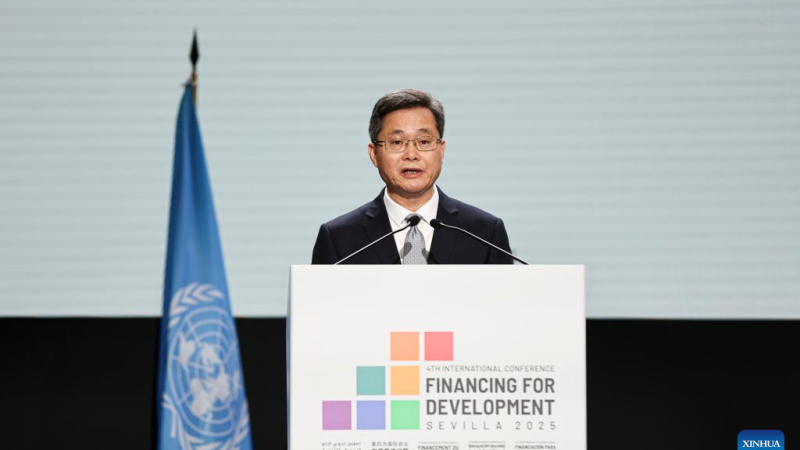 China pede união global para financiamento do desenvolvimento em conferência da ONU