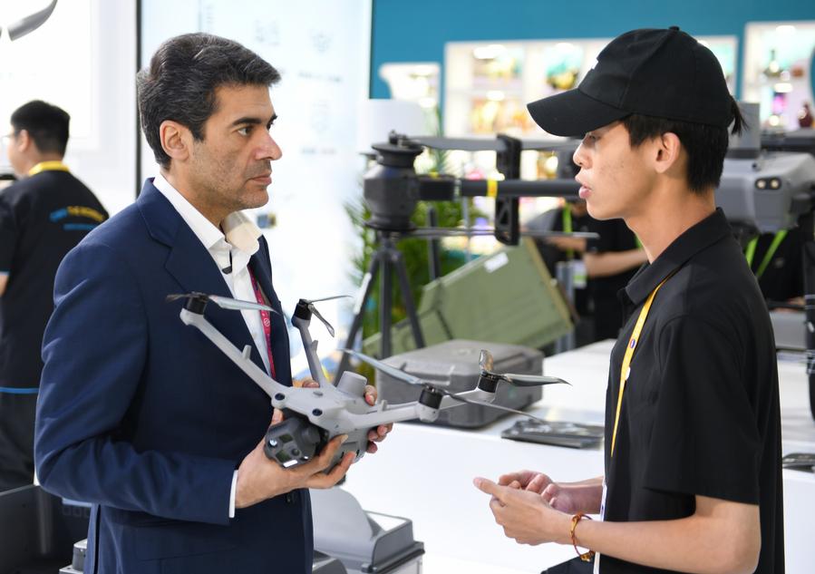 Gigante de drones DJI desembarca no setor de limpeza doméstica com lançamento de dispositivo de limpeza robótico