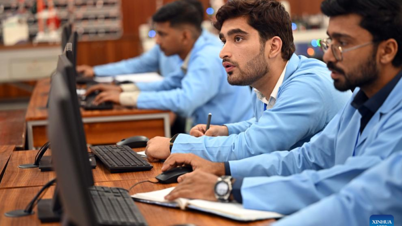 Programa educacional Paquistão-China promove habilidades vocacionais avançadas e incentiva talentos locais