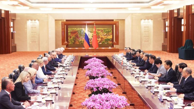 Chefe do Legislativo chinês pede fortalecimento da cooperação parlamentar China-Rússia