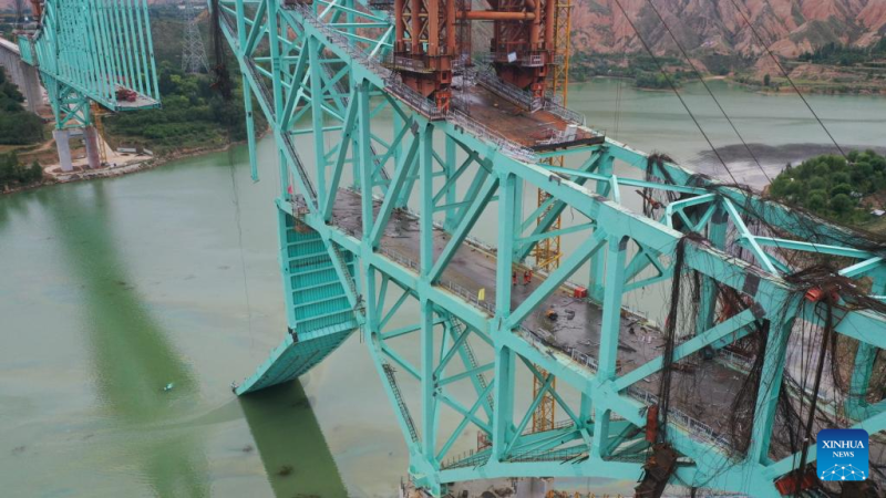 Acidente de construção de ponte deixa 6 mortos e 10 desaparecidos no noroeste da China