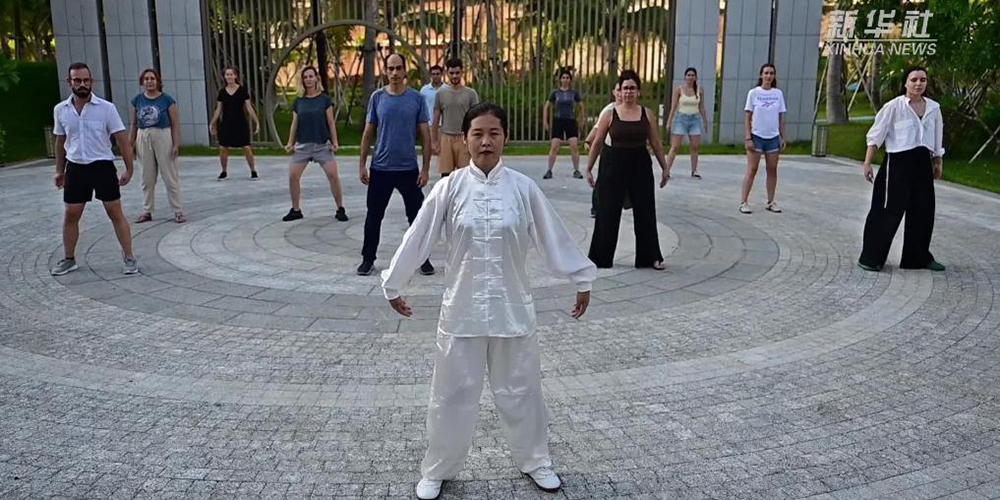 Entusiastas portugueses da medicina tradicional chinesa perseguem sonhos na China