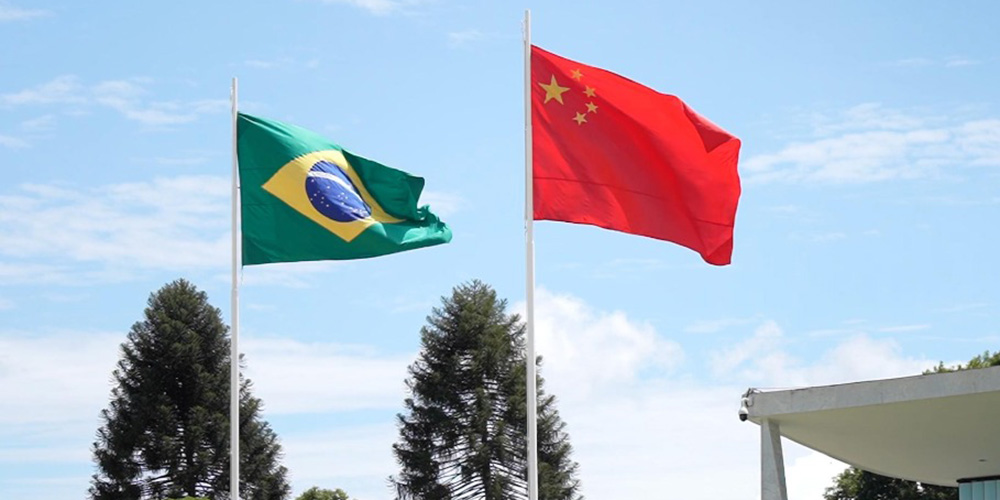 Pesquisa revela que imagem da China melhora entre brasileiros enquanto os EUA perdem prestígio