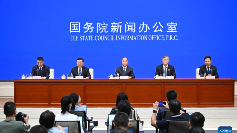 Esforços legislativos da China continuam promovendo democracia socialista