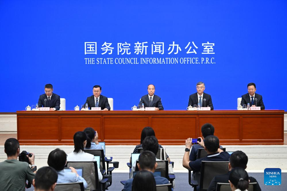 Esforços legislativos da China continuam promovendo democracia socialista