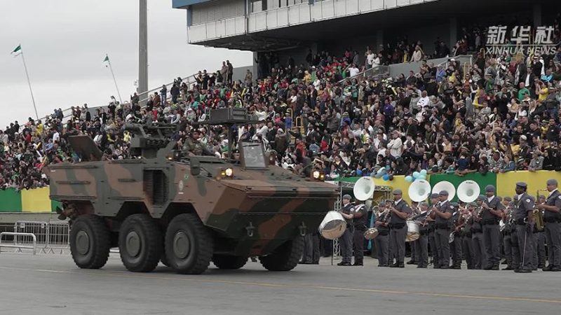 Desfile Cívico em São Paulo: Patriotismo e amor ao Brasil