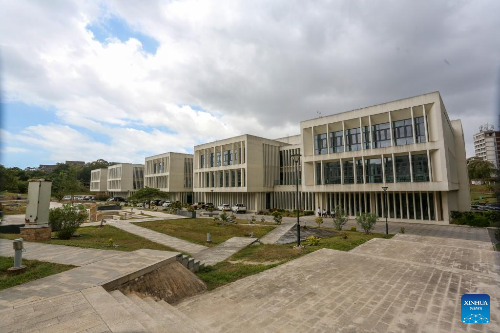 Na principal universidade da Tanzânia, biblioteca construída por chineses abre novas portas para estudantes