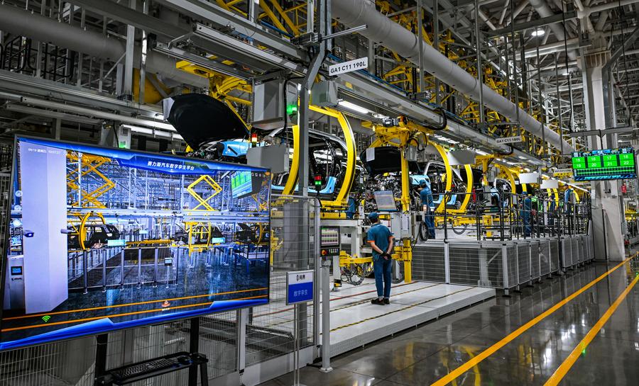 Observatório Econômico: Lucros industriais da China voltam a crescer nos primeiros oito meses