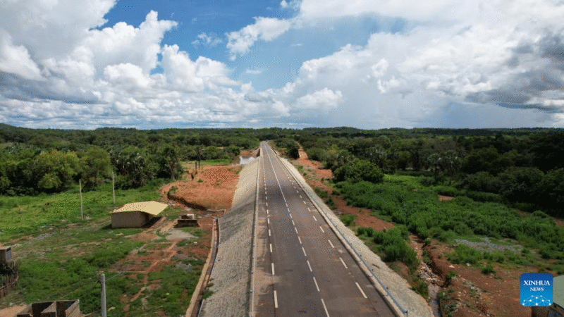 Destaque: Estrada construída pela China traz nova prosperidade ao norte da Costa do Marfim