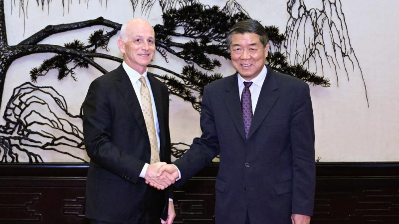 Vice-premiê chinês pede relações comerciais estáveis, sólidas e sustentáveis entre China e EUA