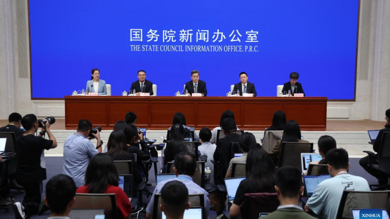 Taxa da dívida do governo chinês está em margem razoável e riscos são controláveis, diz ministro das Finanças