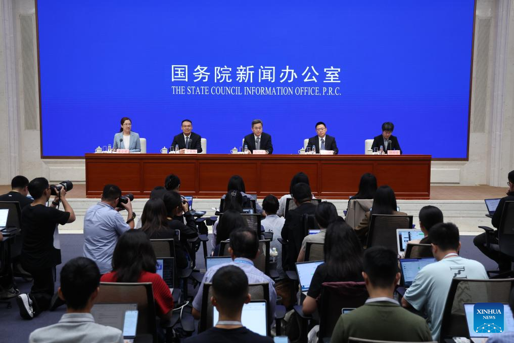 Taxa da dívida do governo chinês está em margem razoável e riscos são controláveis, diz ministro das Finanças