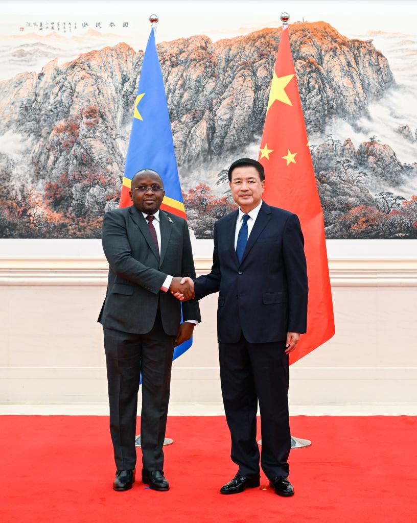 Chefe da polícia da China recebe convidados da República Democrática do Congo e Belarus