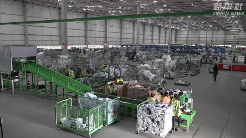 Logística chinesa promove inclusão em comunidades carentes