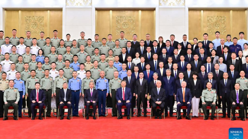 Comemorações do Dia da Vitória da China aumentam confiança no avanço da revitalização nacional, diz Xi