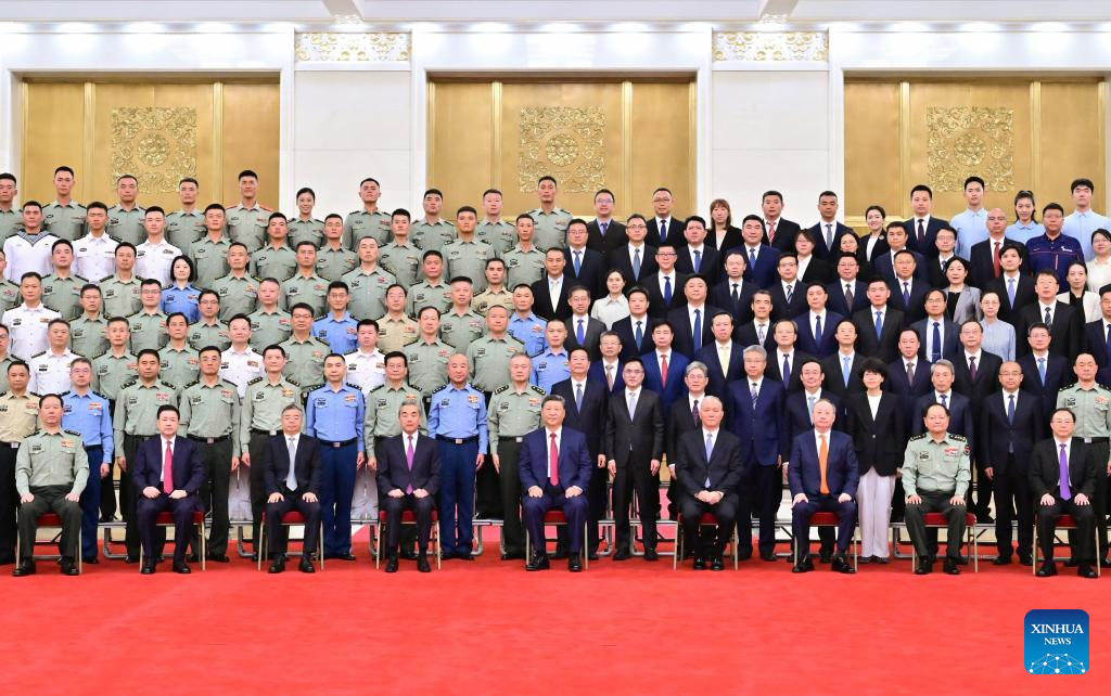 Comemorações do Dia da Vitória da China aumentam confiança no avanço da revitalização nacional, diz Xi