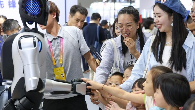 Indústria de IA da China prospera com mais de 5.300 empresas