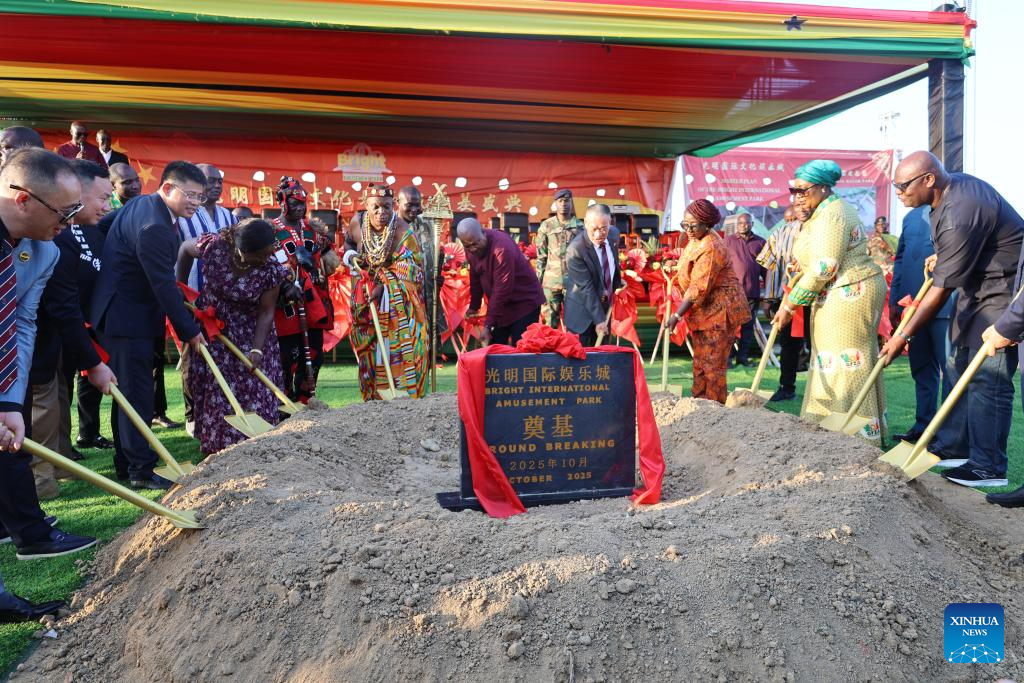 Empresa chinesa inicia construção de parque de diversões em Gana