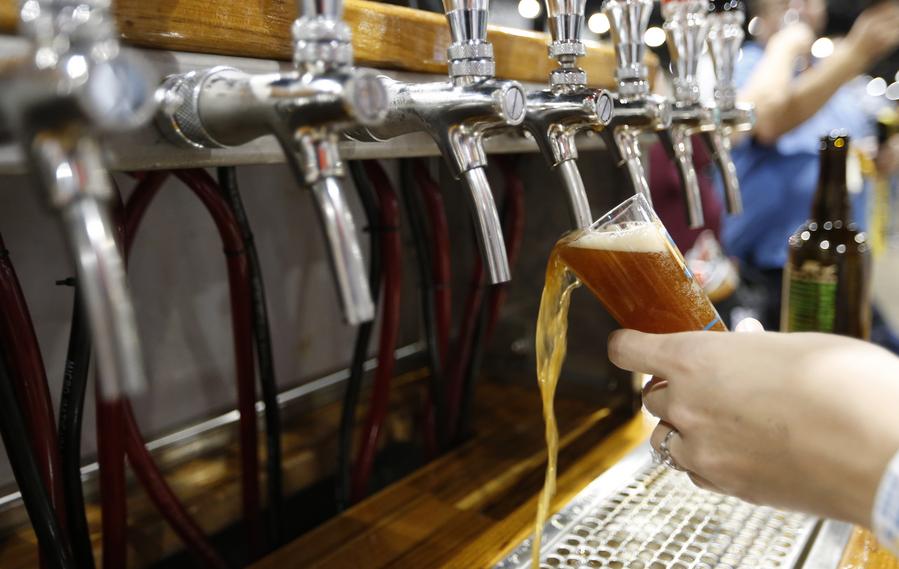 Observatório Econômico: História de sucesso da cerveja artesanal americana é ameaçada pelas tarifas de Trump