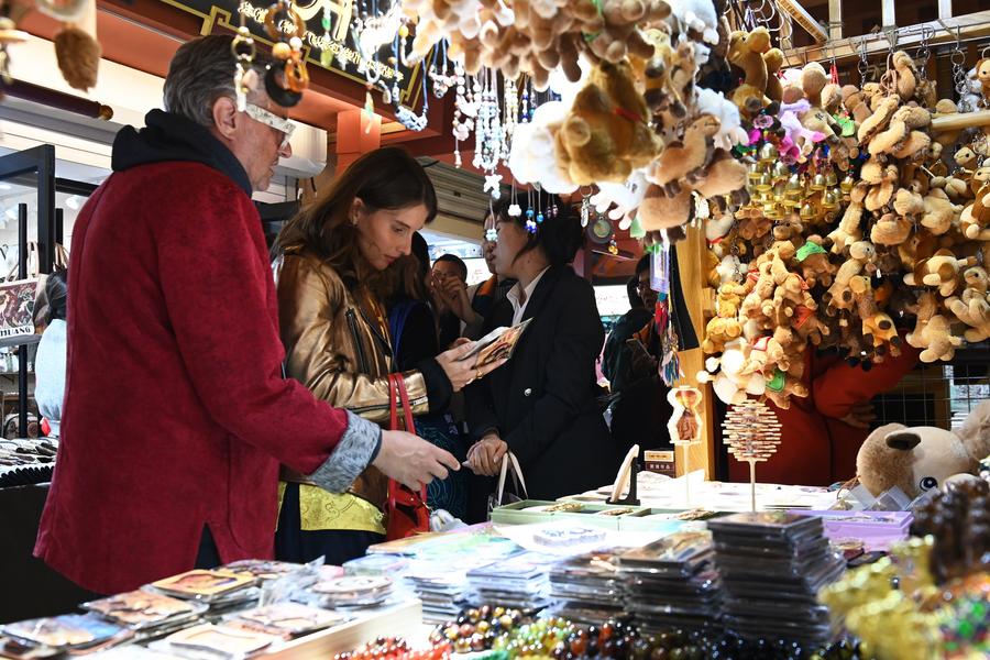 Prefeitos globais discutem governança cultural em Dunhuang, no noroeste da China